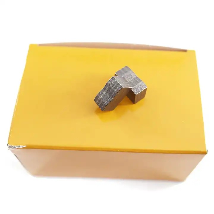 Cutter Monaróir Deighleog Diamond